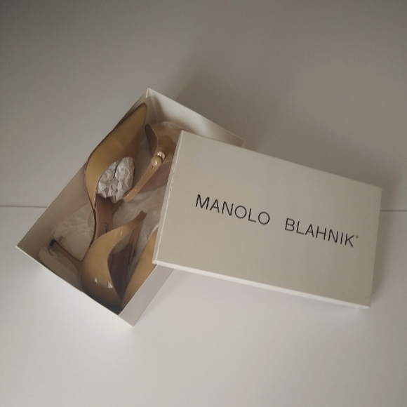 Manolo Blahnik Authentic Patent Pointed Beige-Yellow Heels Size 8-1/2 Womens - Picture 6 of 6